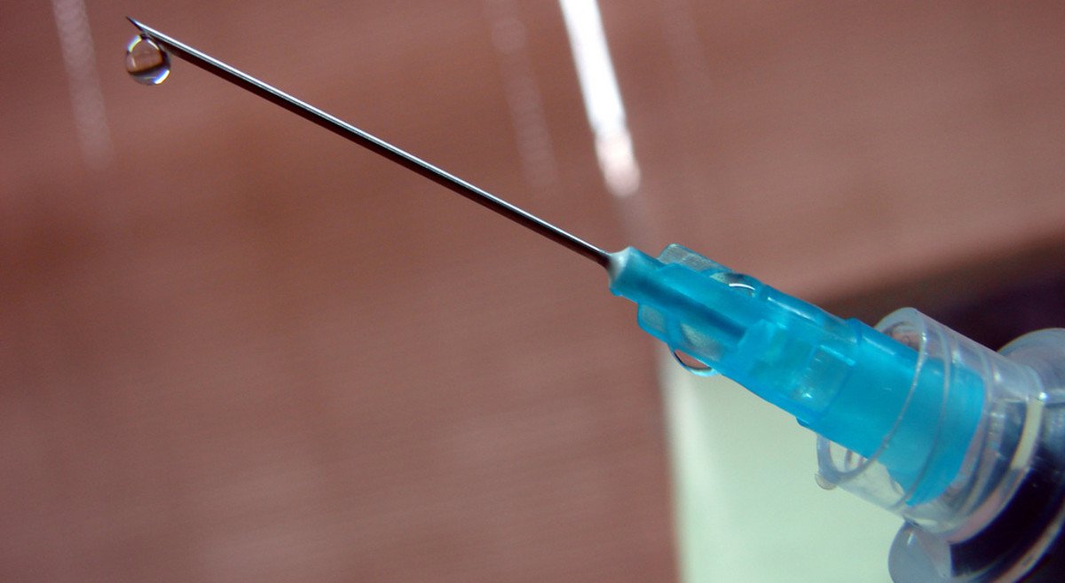 Role Of Irrigation In Successful Endodontic Treatment - Case Reports