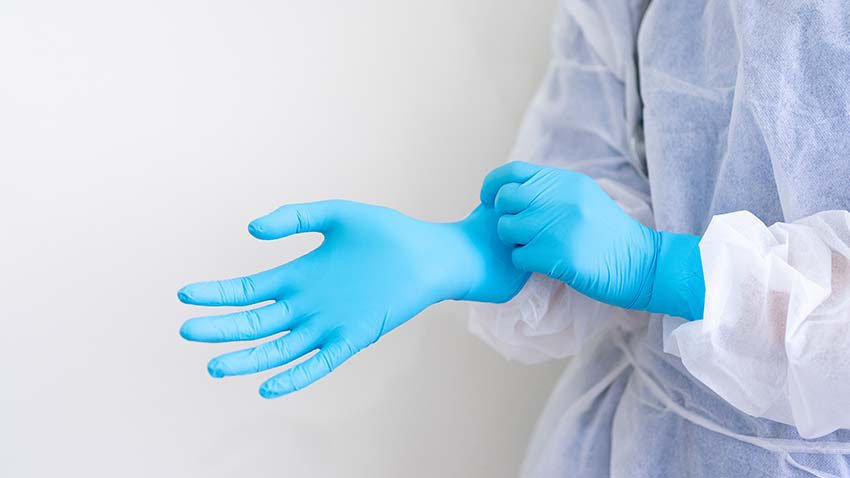Study Reveals Why Gowns and Gloves can be so Dangerous